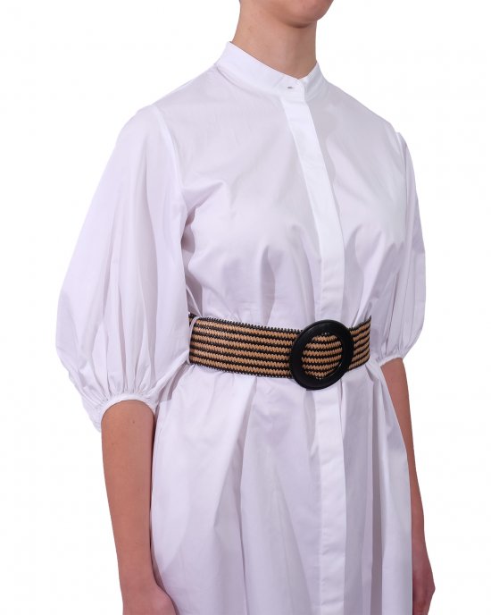 Abito Kocca donna ,modello camicia , con abbottonatura centrale nascosta, maniche a sbuffo con elastico al fondo e una cintura in paglia con fibbia tonda. Bianco Abito Kocca donna ,modello camicia , con abbottonatura centrale nascosta, maniche a sbuffo con elastico al fondo e una cintura in paglia con fibbia tonda. Bianco